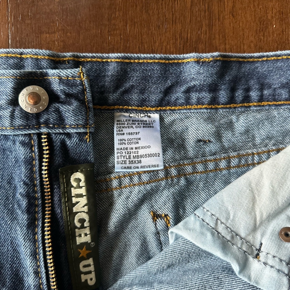 Cinch Green Labels View 3